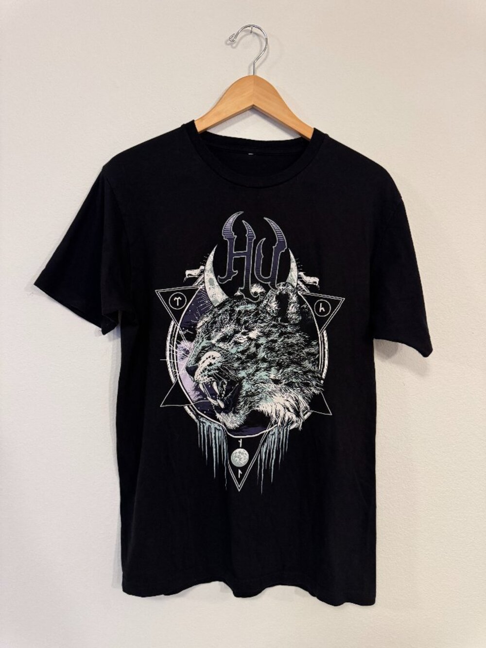 The HU Snow Leopard World Tour T-Shirt Black Official Band Merch Large